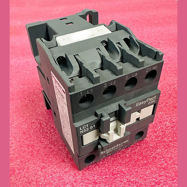 Контактор 220V 15kW 32A 1NC LC1E3201M5 LC1N3201M5N Schneider Electric
